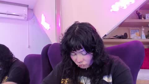 Snapshot of miaamane chatting on 15, 11, 2025 Mia online show from 15, 11, 2025