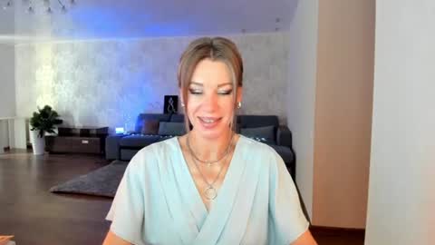 Snapshot of miababy14 chatting on 7, 7, 2026 Mia online show from 7, 7, 2026