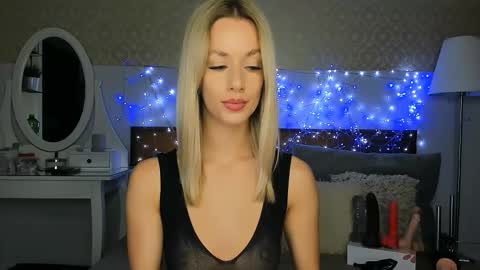 MiaBeeX online show from 24, 9, 2025