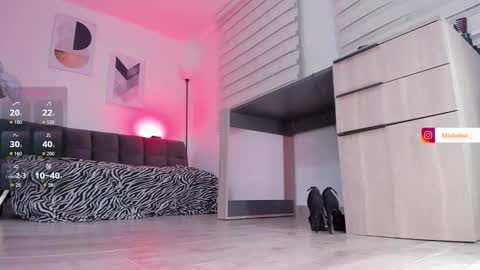 Snapshot of miabelier_ chatting on 13, 11, 2025 Mia Belier online show from 13, 11, 2025