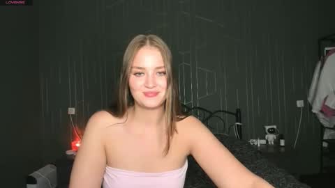 Snapshot of miabrian chatting on 11, 10, 2025 Mia online show from 11, 10, 2025