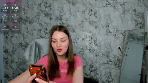 Mia online show from 7, 4, 2026