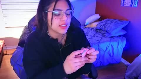 Snapshot of miacanela_xo chatting on 21, 1, 2025 Mia online show from 21, 1, 2025
