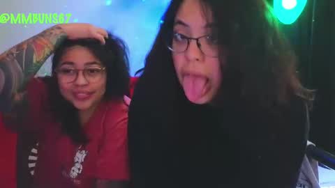 Snapshot of miacanela_xo chatting on 9, 10, 2025 Mia online show from 9, 10, 2025