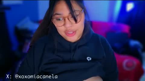 Snapshot of miacanela_xo chatting on 15, 12, 2025 Mia online show from 15, 12, 2025