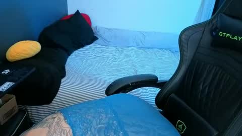 Mia online show from 11, 4, 2026