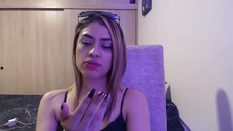 Snapshot of miacollings1 chatting on 23, 11, 2025 Miia online show from 23, 11, 2025