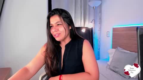 IG Yojanagomez  online show from 16, 2, 2025