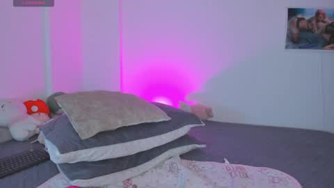 Mia Engels  online show from 7, 4, 2026