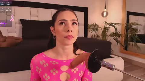 Mia online show from 25, 4, 2026