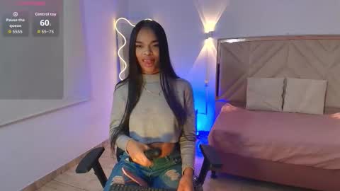 Snapshot of miagates_tay chatting on 3, 10, 2025 Mia online show from 3, 10, 2025