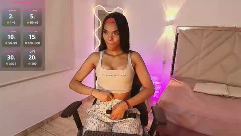 Snapshot of miagates_tay chatting on 16, 10, 2025 Mia online show from 16, 10, 2025