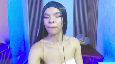 Snapshot of miagates_tay chatting on 8, 11, 2025 Mia online show from 8, 11, 2025