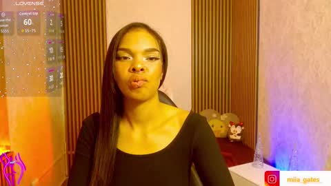 Snapshot of miagates_tay chatting on 12, 11, 2025 Mia online show from 12, 11, 2025