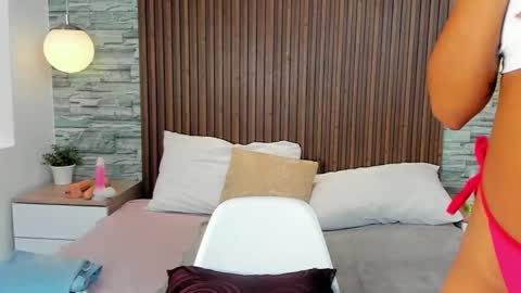 miagomezx online show from 17, 9, 2025