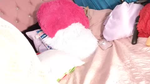 Mia online show from 2, 12, 2024