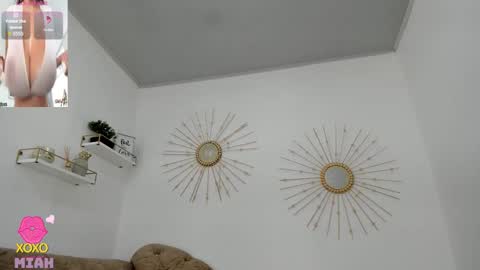 Miah Collins online show from 18, 12, 2025