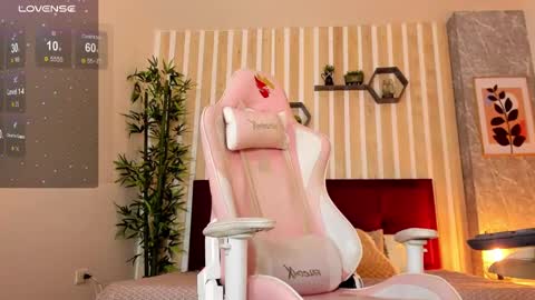 Mia Connor online show from 10, 2, 2025