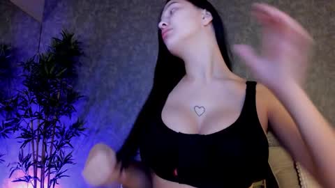 Snapshot of miahartx chatting on 3, 2, 2026 miahartx online show from 3, 2, 2026