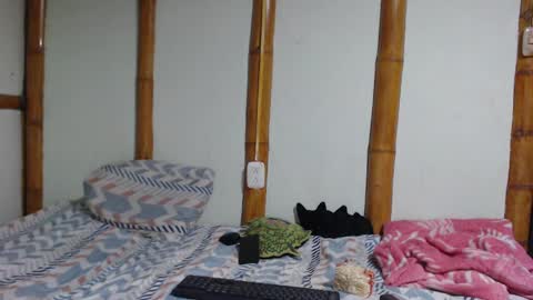 Mia  Sam online show from 21, 2, 2025