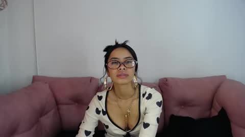 Snapshot of miahotcs chatting on 14, 5, 2026 miahotcs online show from 14, 5, 2026