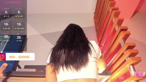 Snapshot of miajeans chatting on 20, 2, 2025 Mia online show from 20, 2, 2025