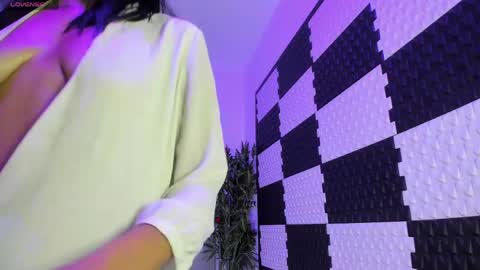 Mia online show from 23, 4, 2026