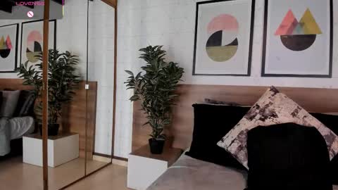 Mia  online show from 16, 10, 2025