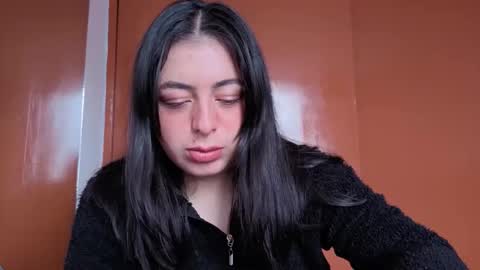 Snapshot of miakimky chatting on 4, 11, 2025 miakimky online show from 4, 11, 2025