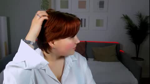 mialacrice online show from 30, 5, 2026