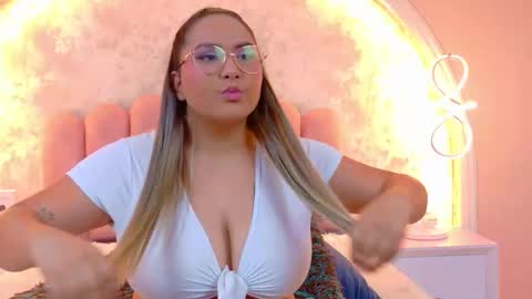 Mia online show from 10, 2, 2026