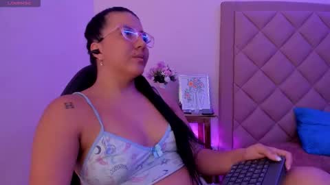 Snapshot of mialujan_ chatting on 12, 10, 2025 Mia online show from 12, 10, 2025