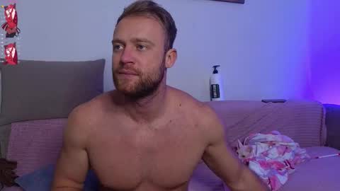 Snapshot of miamax88 chatting on 23, 12, 2025 BestMarriedCouple online show from 23, 12, 2025