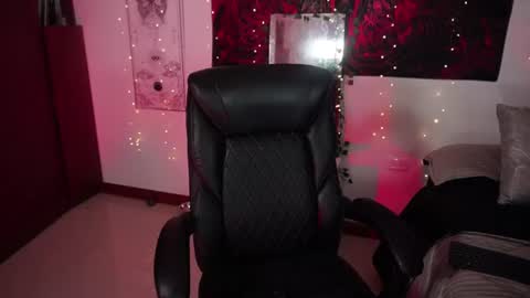 Snapshot of miami_18_ chatting on 14, 6, 2026 Lili online show from 14, 6, 2026
