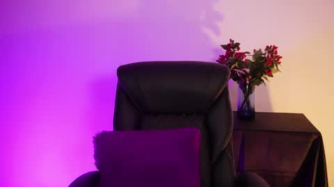 Snapshot of miami_18_ chatting on 21, 6, 2026 Lili online show from 21, 6, 2026