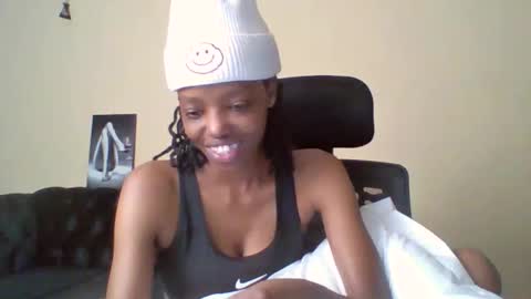 Snapshot of miami_muffin chatting on 6, 5, 2026 Muffin online show from 6, 5, 2026
