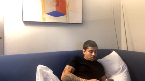 miamiclos1 online show from 31, 1, 2025