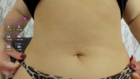 Snapshot of miamontoya chatting on 22, 1, 2025 Mia -5 7001400 Follow online show from 22, 1, 2025