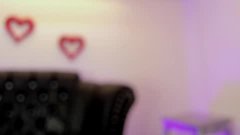 Snapshot of miamontoya chatting on 20, 2, 2025 Mia -5 7001400 Follow online show from 20, 2, 2025