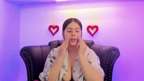 Snapshot of miamontoya chatting on 25, 2, 2025 Mia -5 7001400 Follow online show from 25, 2, 2025