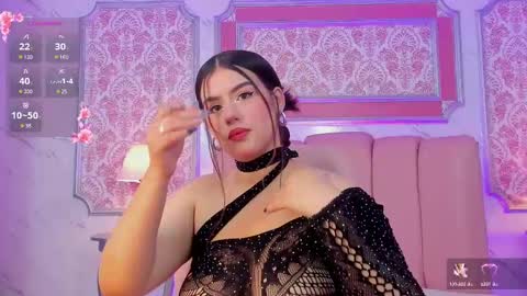 Snapshot of miamontoya chatting on 7, 3, 2025 Mia -5 7001400 Follow online show from 7, 3, 2025