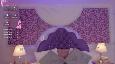 Snapshot of miamontoya chatting on 18, 9, 2025 Mia -5 7001400 Follow online show from 18, 9, 2025