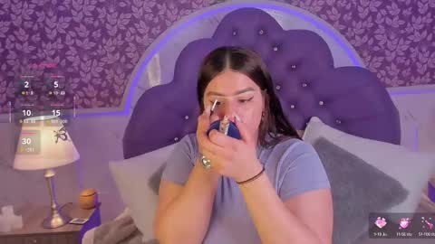 Snapshot of miamontoya chatting on 24, 9, 2025 Mia -5 7001400 Follow online show from 24, 9, 2025