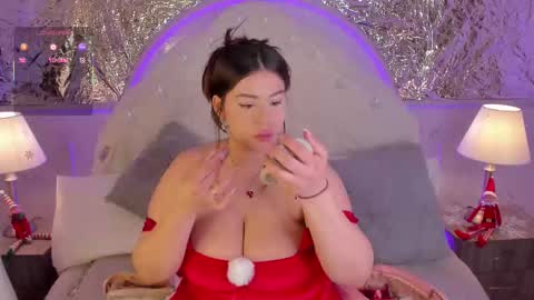 Mia   -5 7001400 Follow  online show from 18, 12, 2025