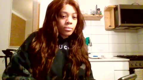 MiaMuffn online show from 7, 4, 2026