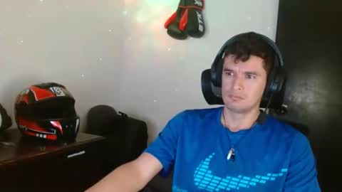 Snapshot of miaou_miaou chatting on 17, 10, 2025 miaou_miaou online show from 17, 10, 2025