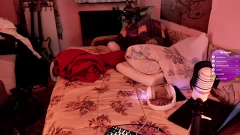 Snapshot of miaowhowl chatting on 14, 1, 2025 Kristien online show from 14, 1, 2025