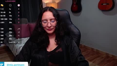 MIAPORTMANN online show from 30, 12, 2024