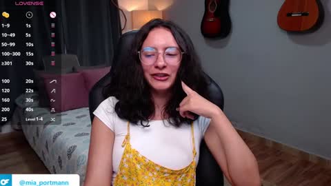 MIAPORTMANN online show from 4, 1, 2025