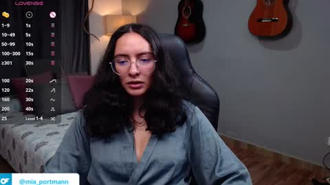 MIAPORTMANN online show from 20, 1, 2025